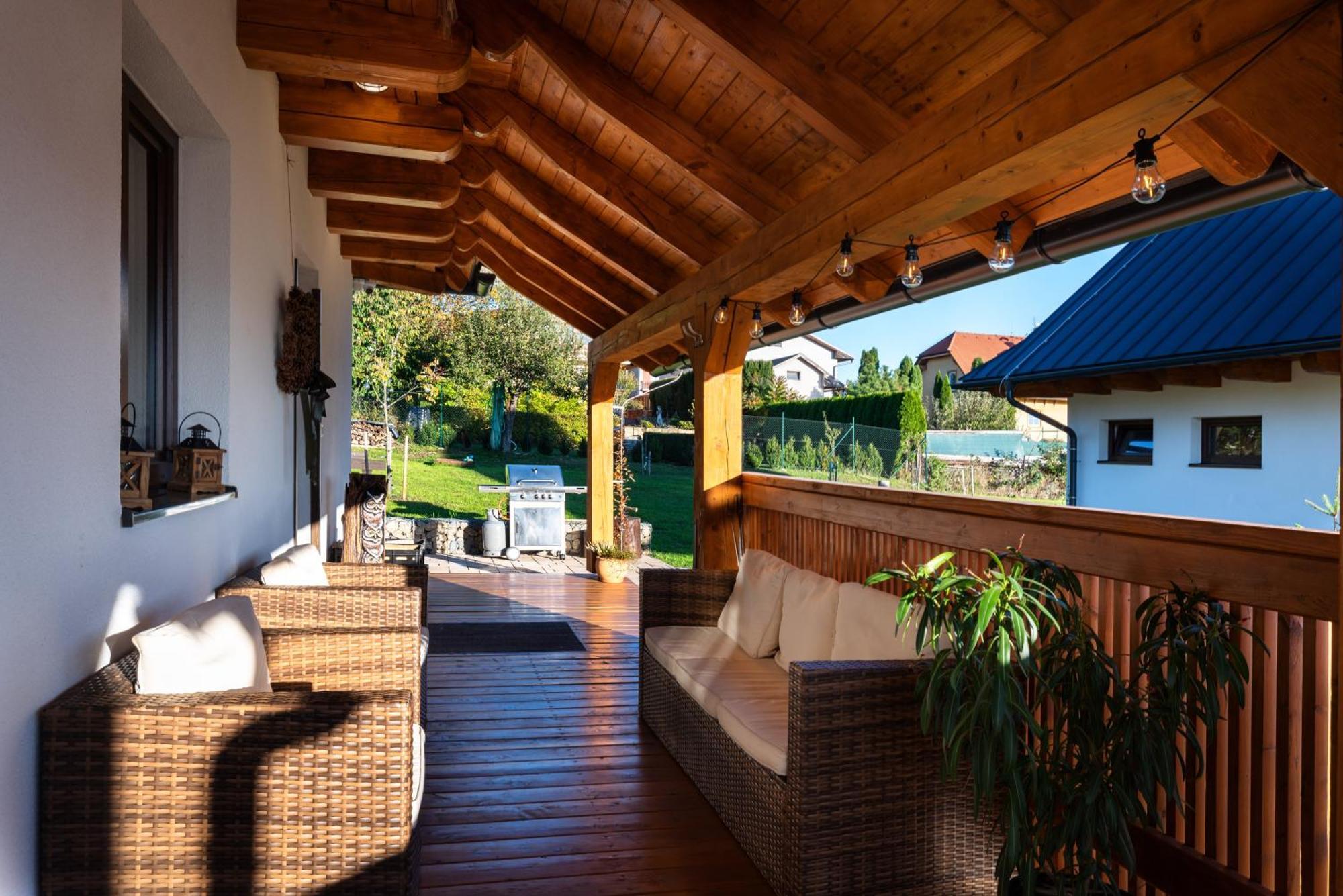 Tatralake Houses Near Lake Liptovska Mara And Aquapark Tatralandia ลิปตอฟสกี โตรเวก ภายนอก รูปภาพ
