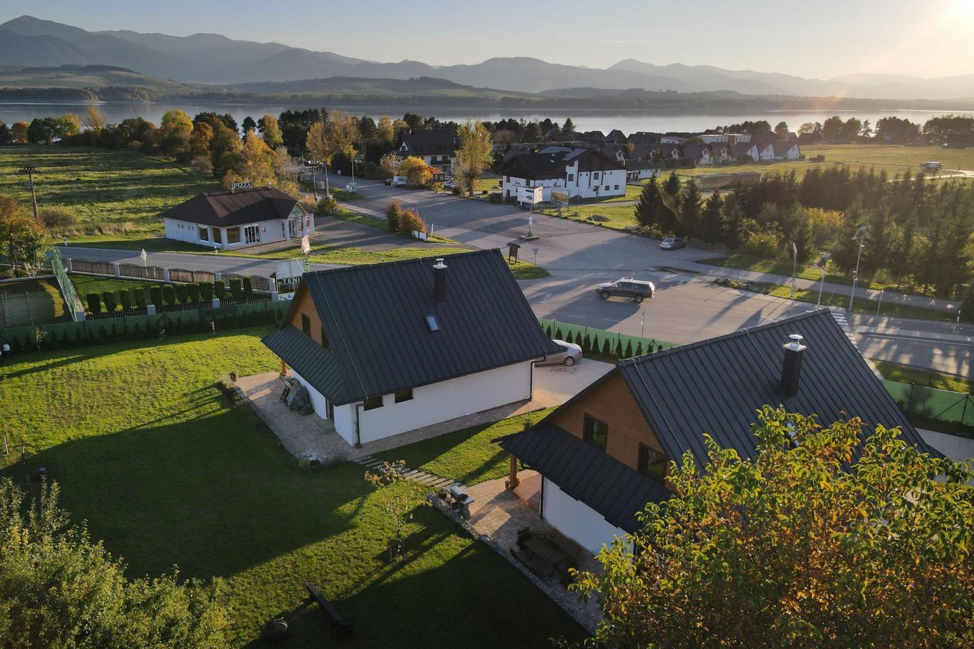 Tatralake Houses Near Lake Liptovska Mara And Aquapark Tatralandia ลิปตอฟสกี โตรเวก ภายนอก รูปภาพ